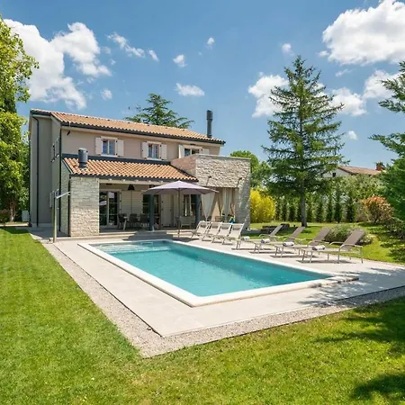 Tena Ferienhaus *