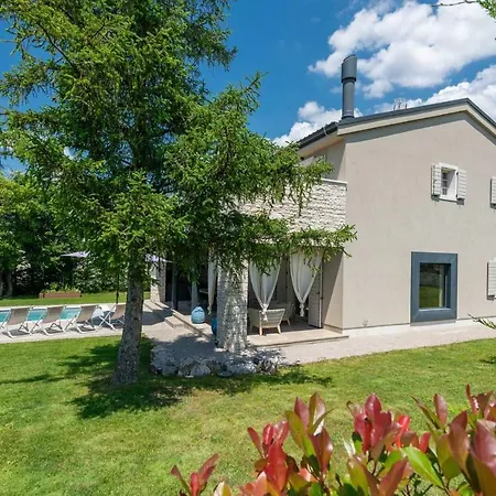 Tena Ferienhaus