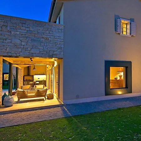 Ferienhaus Tena Sivati